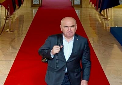 Burse tăiate românilor, finanțate francofoni: cine beneficiază?