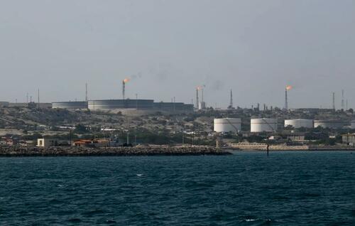Iran evacuează petrolul: ce pregătesc SUA în Golf?