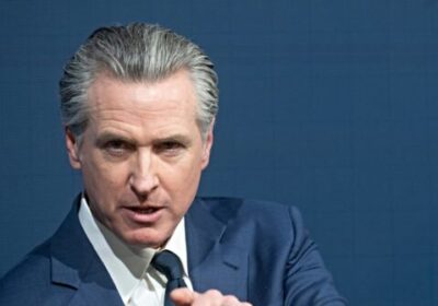 Newsom în Georgia: „Am luat 960 la SAT, nu pot citi discursuri