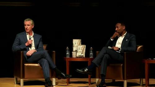 Newsom: „Sunt ca voi, nu pot citi