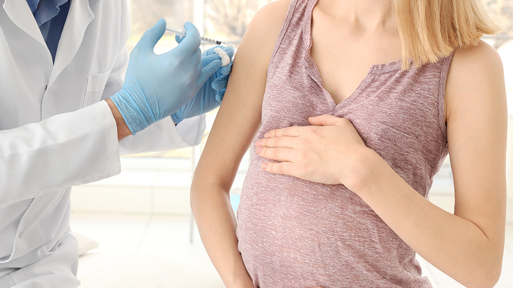 Studiu CDC leagă vaccinarea în sarcină de risc crescut de hipertensiune