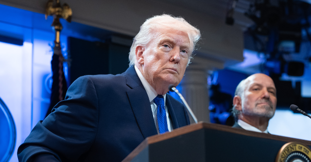 Trump reimpune tarife globale: ce ascunde decizia Curții Supreme?