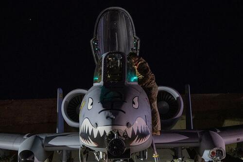 A-10 Warthog: avionul pe care Pentagonul vrea să-l elimine îi salvează din nou