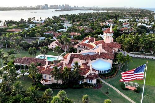 Avioane militare F-16 interceptează aeronavă civilă lângă Mar-a-Lago