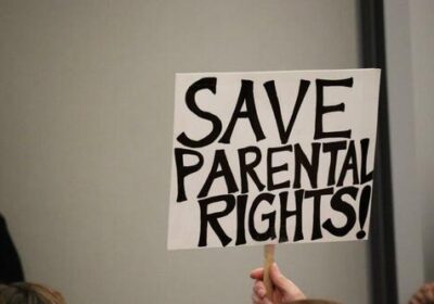 Curtea Supremă SUA blochează ascunderea identității copiilor de părinți