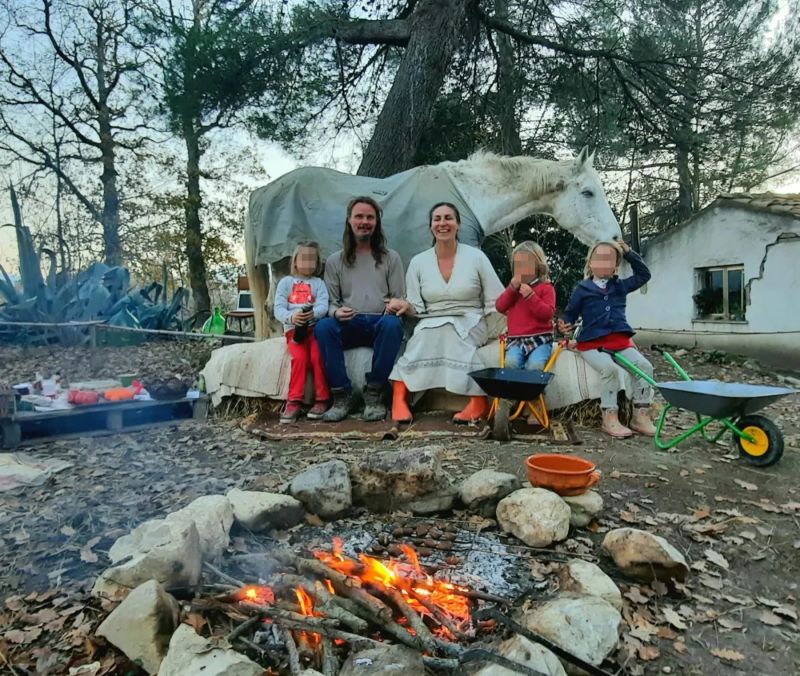 Familia din pădure: când statul decide cine merită să fie părinte
