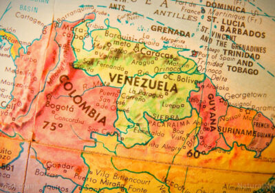 Trei distrugătoare și 4.000 de soldați SUA lângă Venezuela: luptă anti-drog sau altceva?