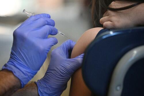 Virusul fără vaccin care se răspândește în SUA: ce nu spune CDC