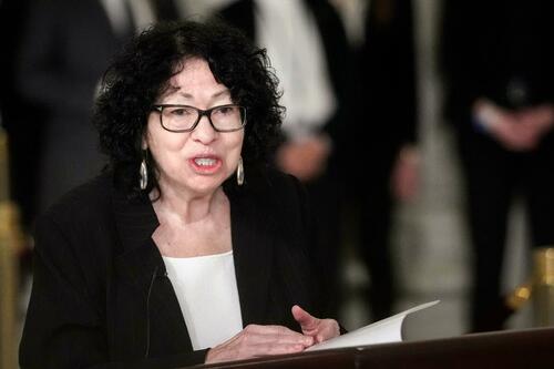 Curtea Supremă SUA: judecătorii recunosc că au creat ei înșiși criza