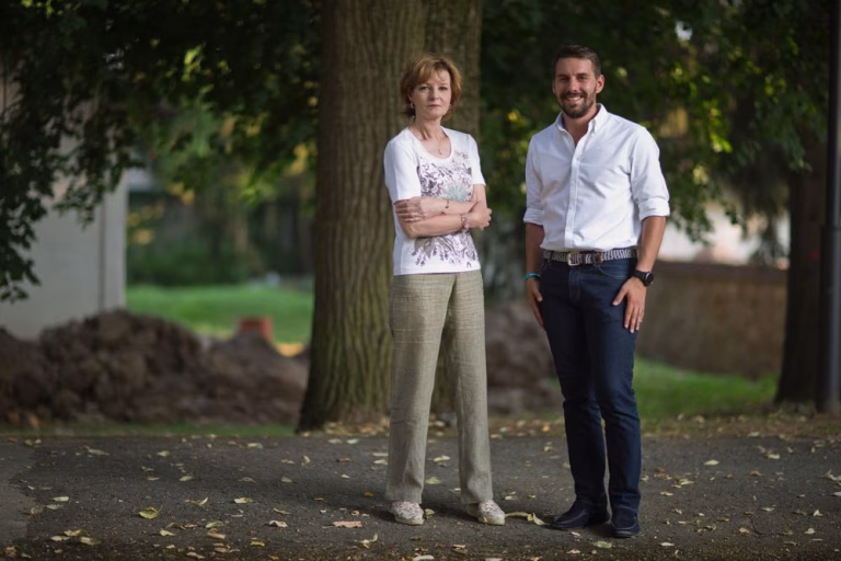 Ierarhii BOR și monarhiștii îi cer Margaretei să-l recunoască pe Nicolae