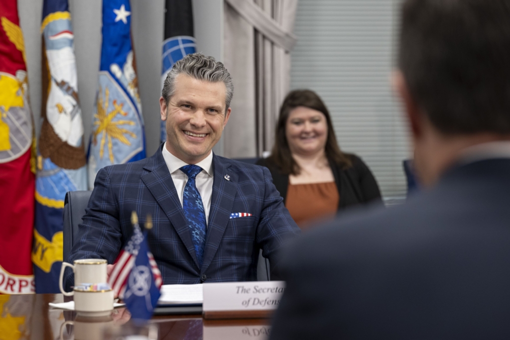 Imaginile trucate care au ajuns la Trump: cum a fost dezinformat
