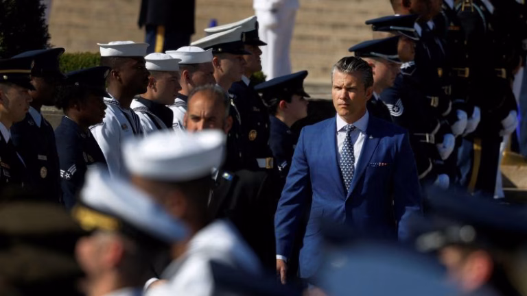 Pentagon îngrijorat: Hegseth alimentează Casa Albă cu date false