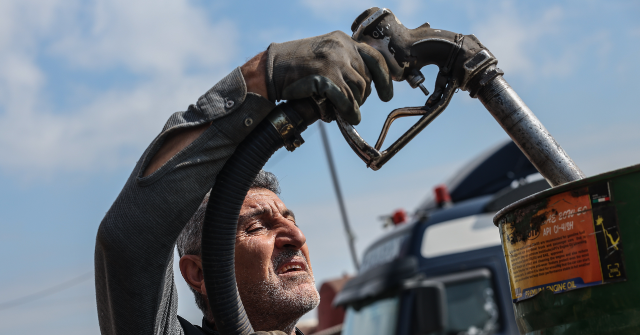 Producția OPEC scade cu 27%: ce ascunde criza din Strâmtoarea Hormuz