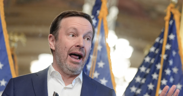 Senator american îl atacă pe Trump din Spania: cine finanțează?
