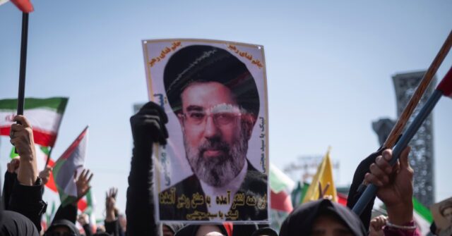 Strâmtoarea Hormuz închisă din nou: ce nu spun negociatorii