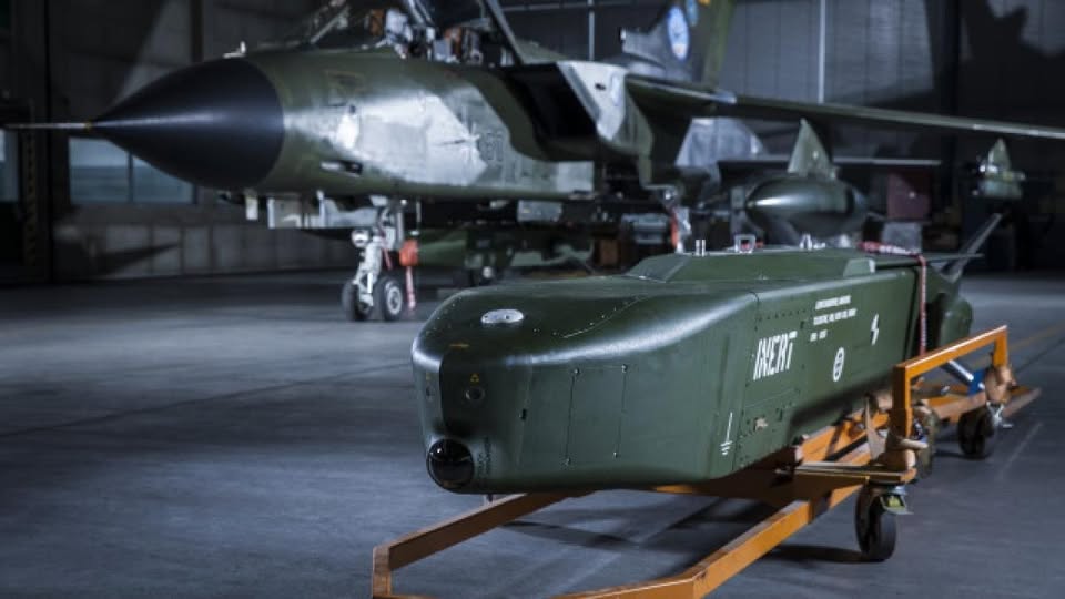 SVR Rusia: Germania poate produce arme nucleare în 30 de zile