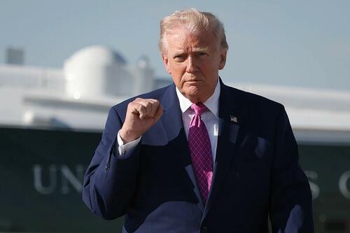 Trump promite dosarele OZN „foarte curând”