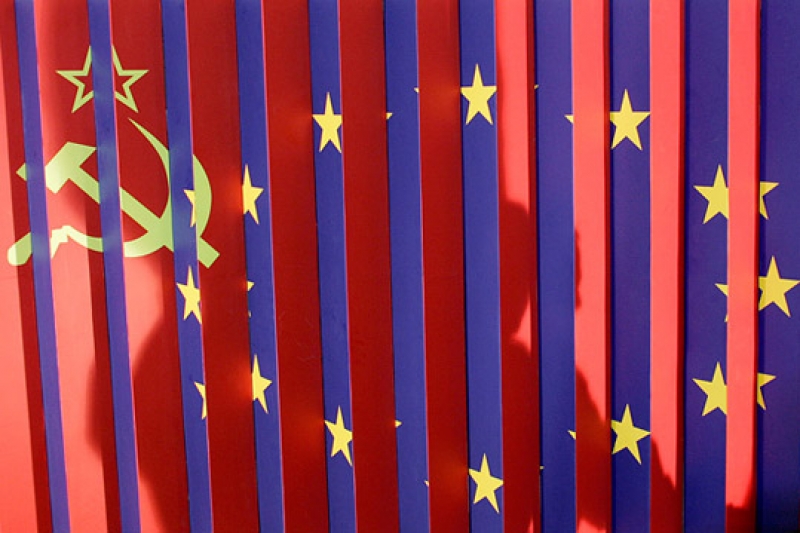 UE: Mărgelele de sticlă ale noii URSS — avertismentul ignorat