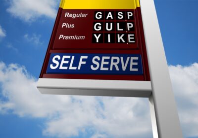 Benzina în SUA, +56% după bombardarea Iranului: cui profită?