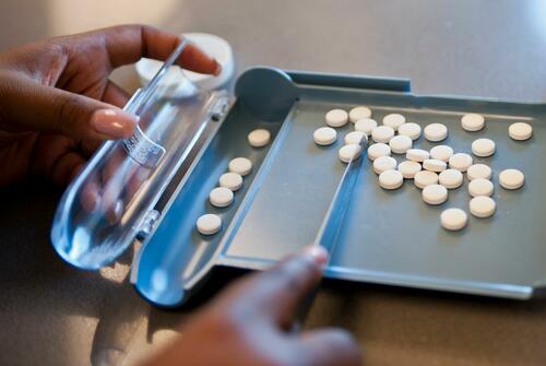 Ce ascunde dependența SUA de medicamentele produse în China