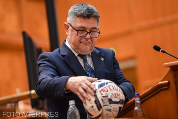 Nicușor Dan extinde consultările: ce caută suveraniștii la masă?