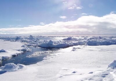 Vârfuri piramidale în Antarctica: ce ascund imaginile satelitare