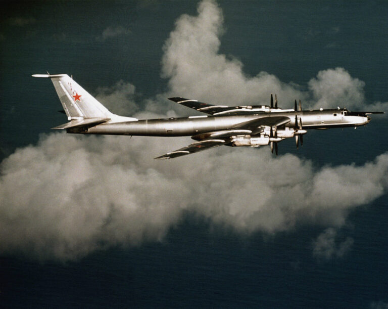 Bombardiere nucleare rusești în Arctica: ce nu vi se spune