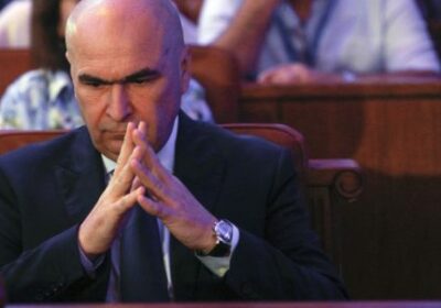 Contracte istorice, tăcere publică: cine beneficiază de fapt?