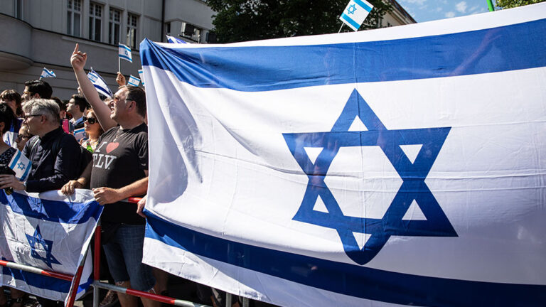 Cum Israel monitorizează milioane de creștini americani în biserici