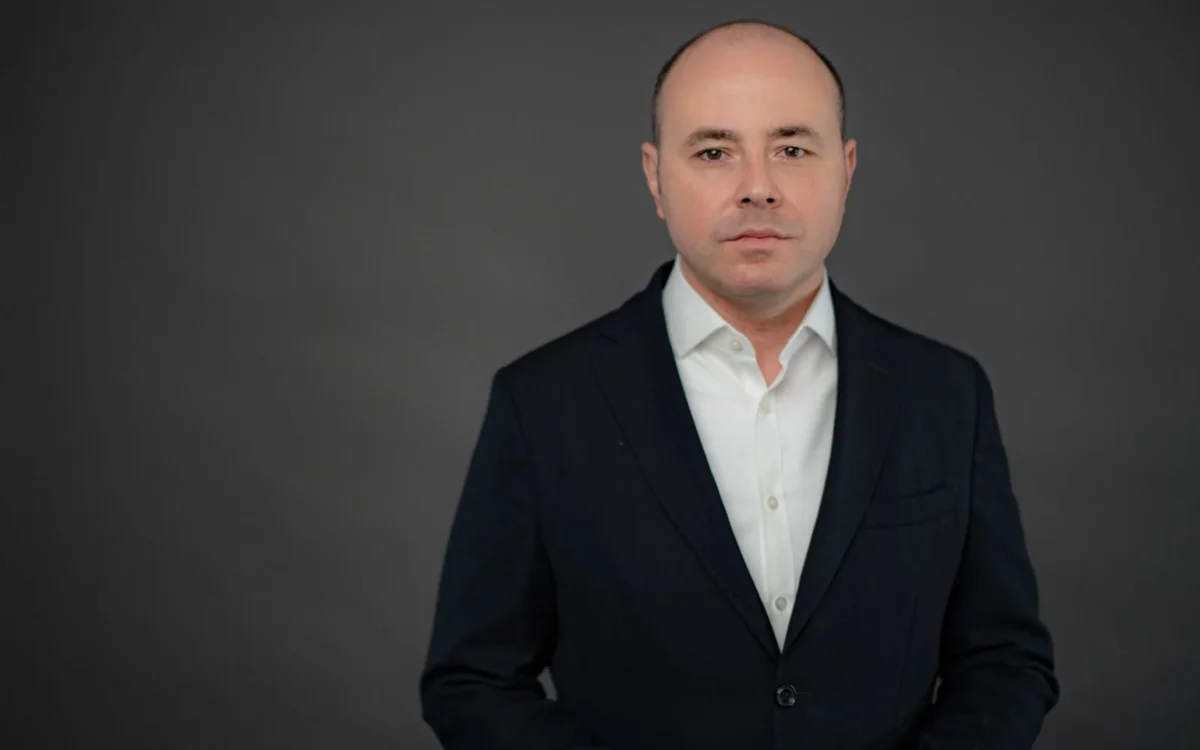 Muraru duce România spre conflict cu China: ce nu vi se spune