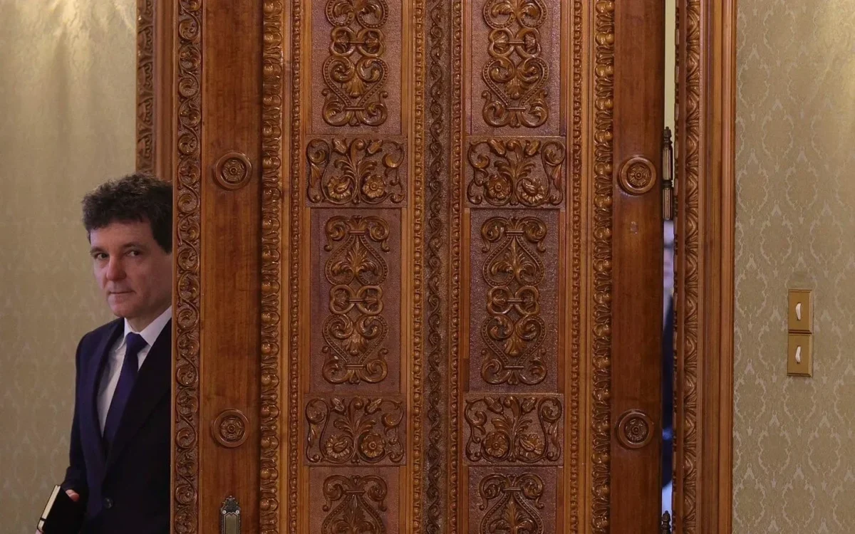 Nicușor Dan testează Parlamentul: Eugen Tomac, anticipatele sau șah-mat?