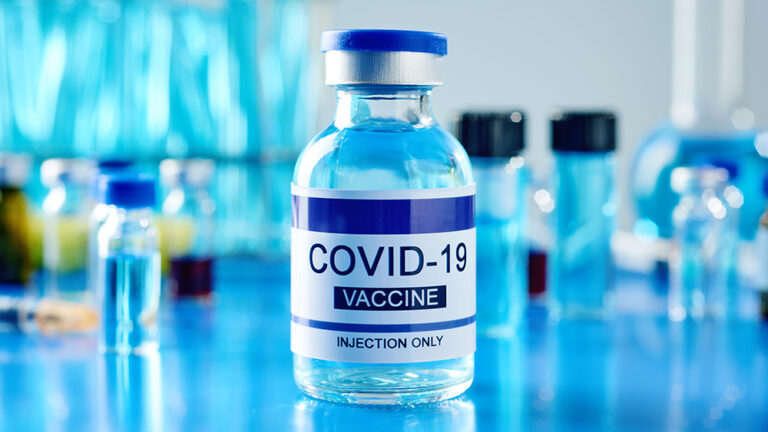 Vaccinul COVID-19 și cancerul: ce s-a tăcut ani de zile