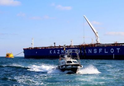 Criza carburanților: cine profită de atacurile din Marea Neagră?