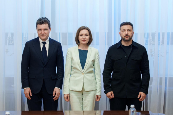 Fără premieri pe flancul de Est: coincidență sau plan?
