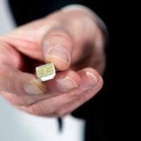 Fermele SIM ale ICE: infrastructura din spatele fraudelor globale