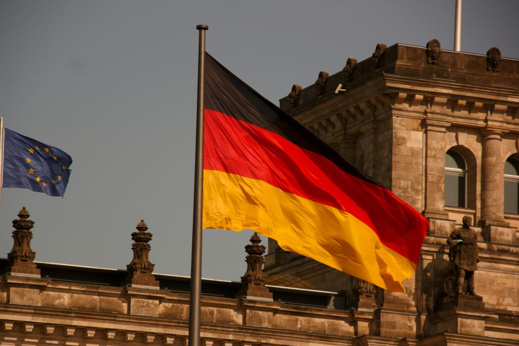 Germania sacrifică duminica: cine profită de fapt?
