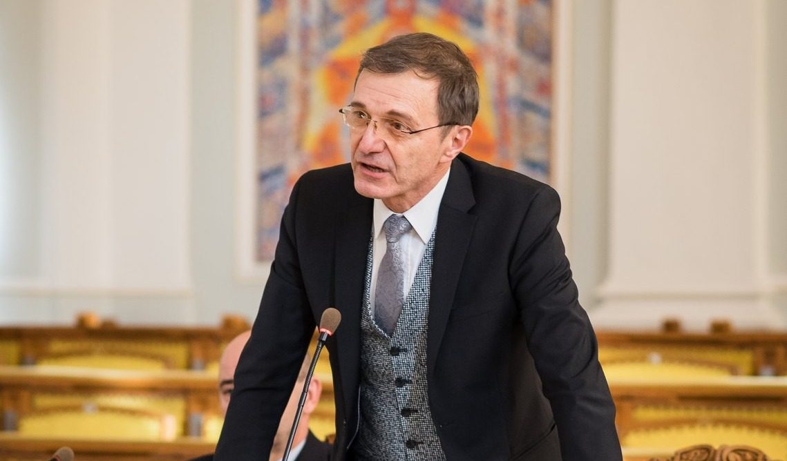 Legea Vexler: instrument de reformă sau de epurare culturală?