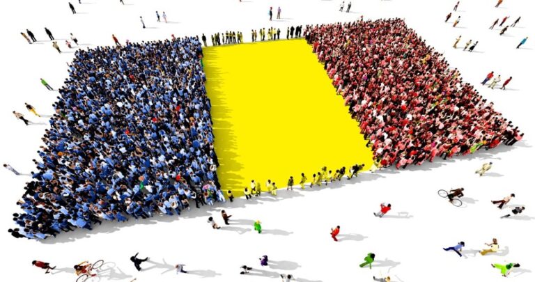 Patrioți la tribună, importatori de asiatici în bucătărie