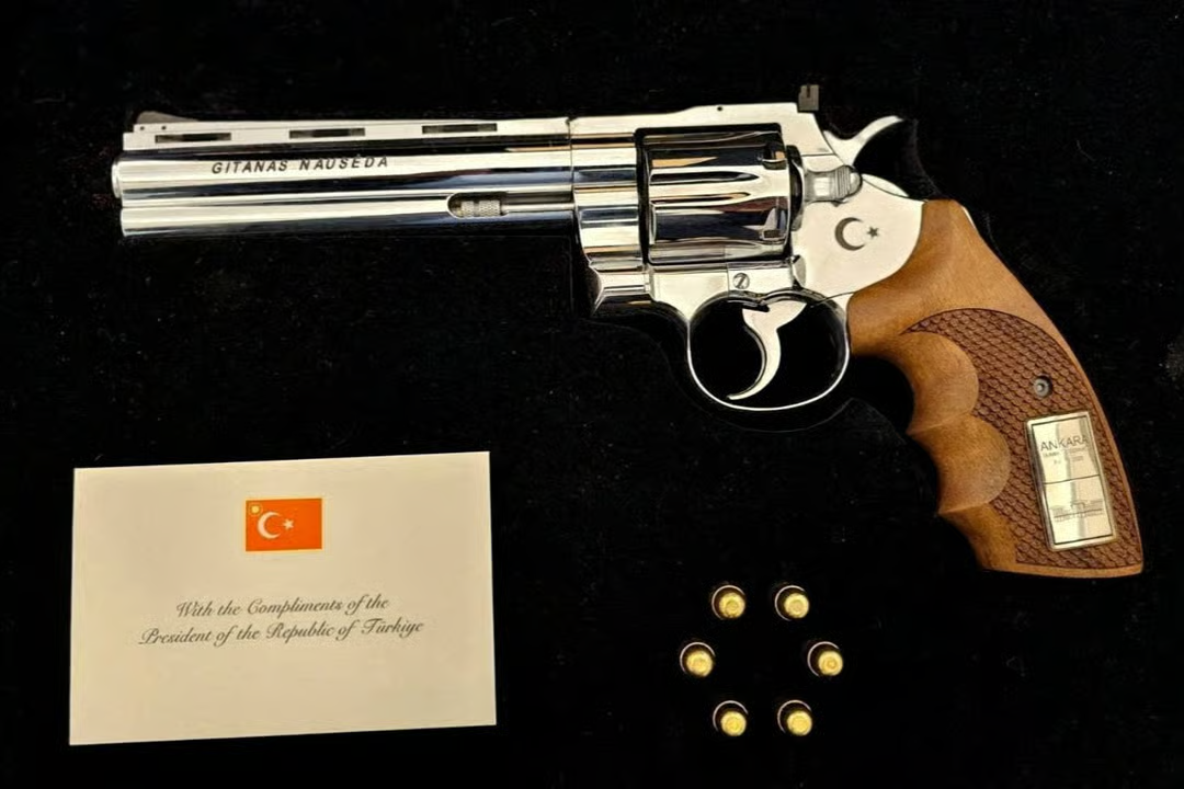 Revolverele lui Erdogan pentru NATO: ce nu ni se spune despre cadou