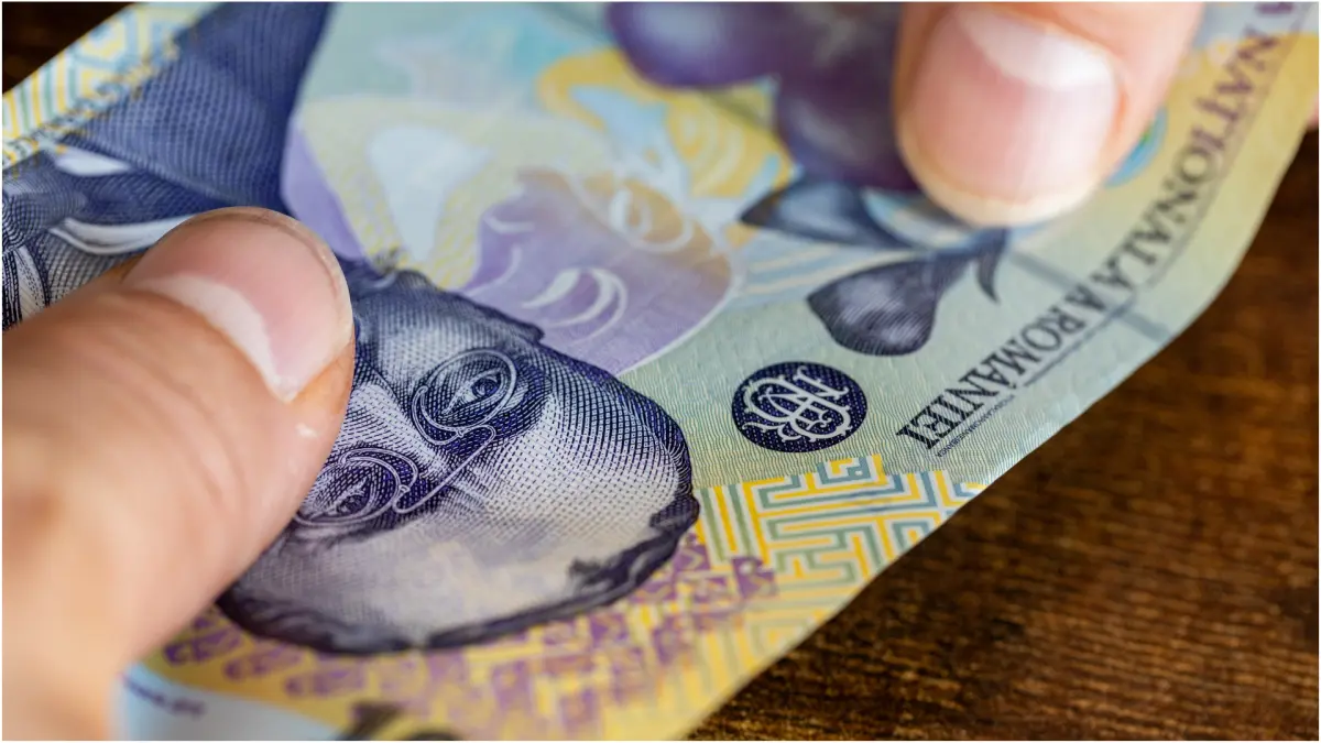 Salariul minim crescut cu 275 lei: cine câștigă cu adevărat?