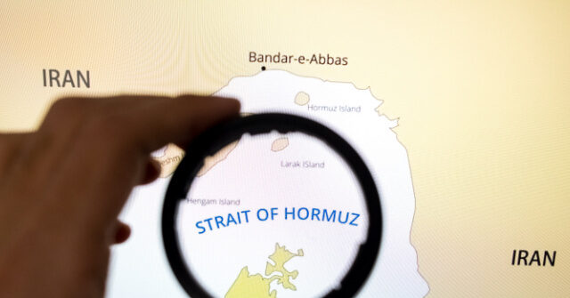 Strâmtoarea Hormuz: Iranul admite în secret o eroare, dar negocierile continuă