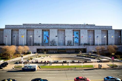 Trump vrea panouri de avertizare la muzeul Smithsonian