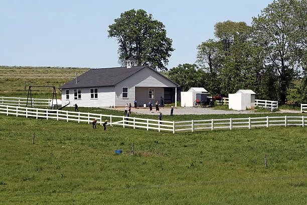 Amish vs. statul american: cine cedează la vaccinare?