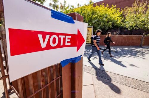 Arizona și California: cine decide de fapt regulile votului?