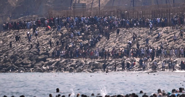 Ceuta sub asediu: cine are interes să acuze Madridul acum?
