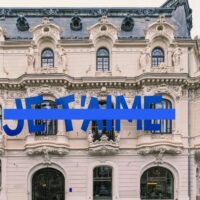 Contul închis al unui consilier: ce se ascunde în spate?