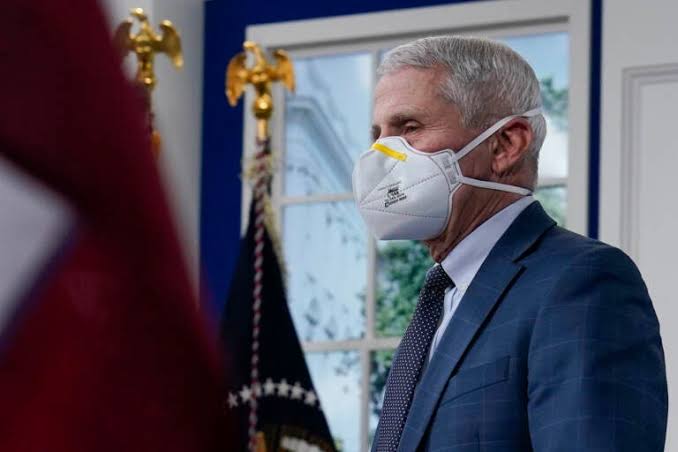 Fauci și vaccinul: cronologia care ridică întrebări