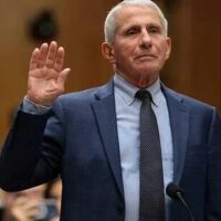 Fauci tace, dosarele rămân: ce ascunde imunitatea prezidențială