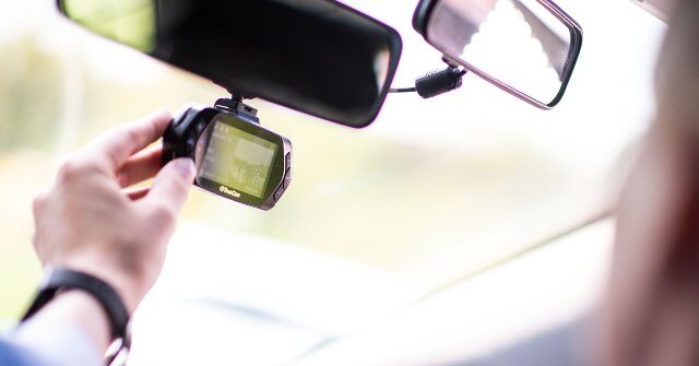 Flock: șoferii Uber, plătiți să te supravegheze fără să știi