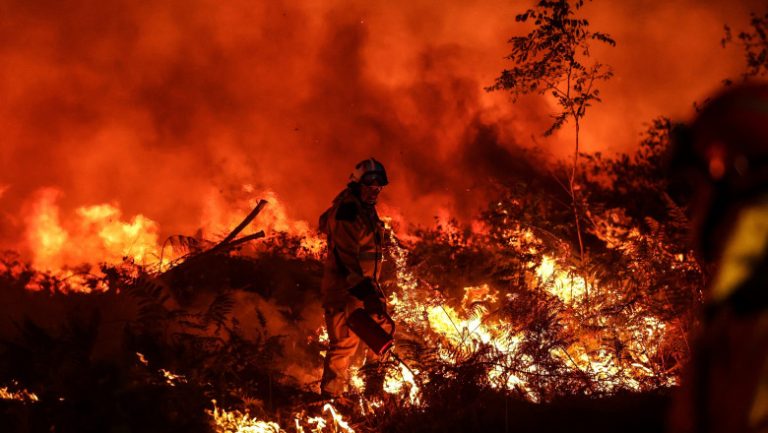 Incendiile din Europa: ce nu spun rapoartele oficiale despre cauze